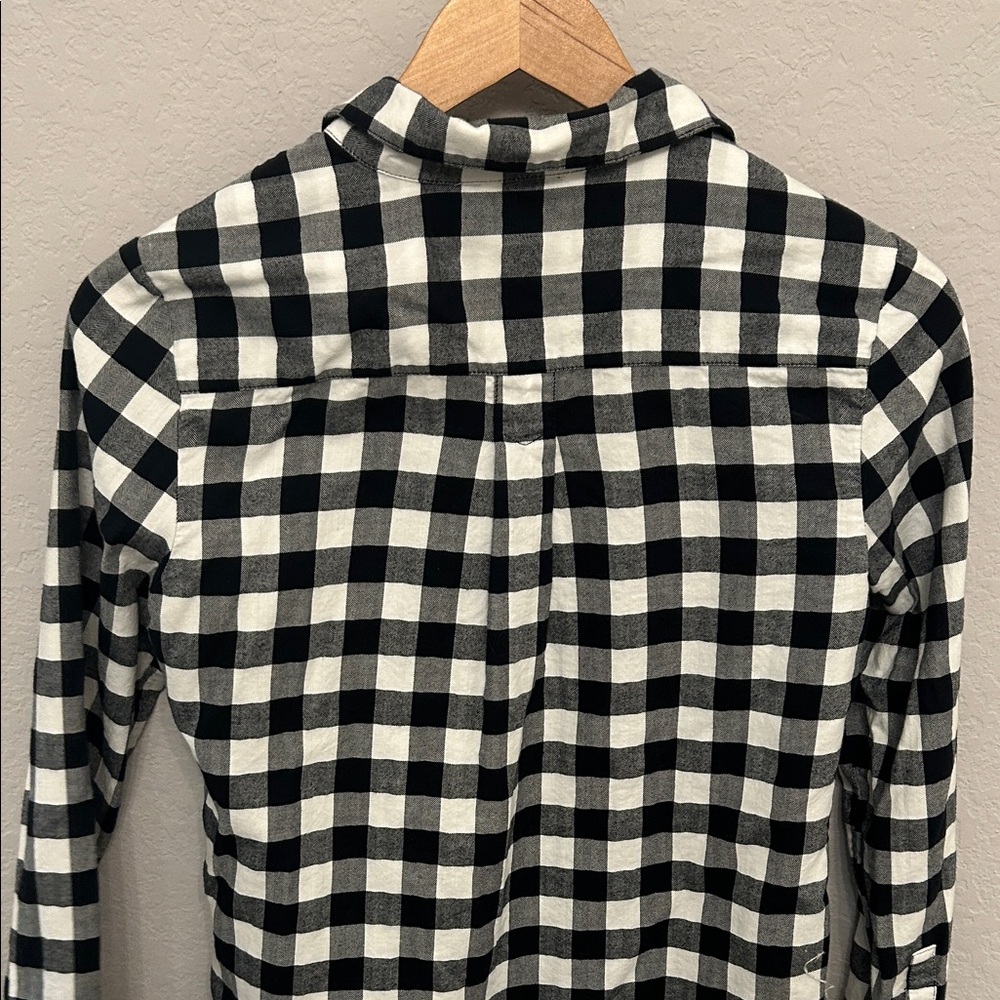 Banana Republic Black and White Gingham Ruffle Blouse - Picture 5 of 7